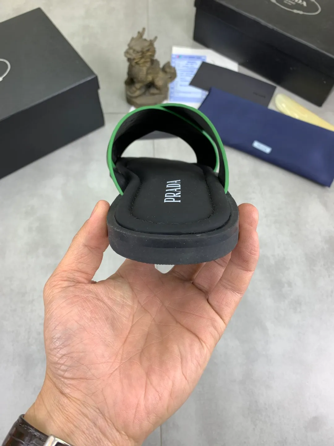 Men's shoes 💰P320💰【New style】🎁🎁🎁 PRADA Prada's new casual slippers, original official website 1:1, perfect workmanship, conveying a kind of noble luxury, sublimating its definition of luxury in Prada's high-end extraordinary craftsmanship. Original combination outsole, size: 39-46 colors 🉑️ to choose from
